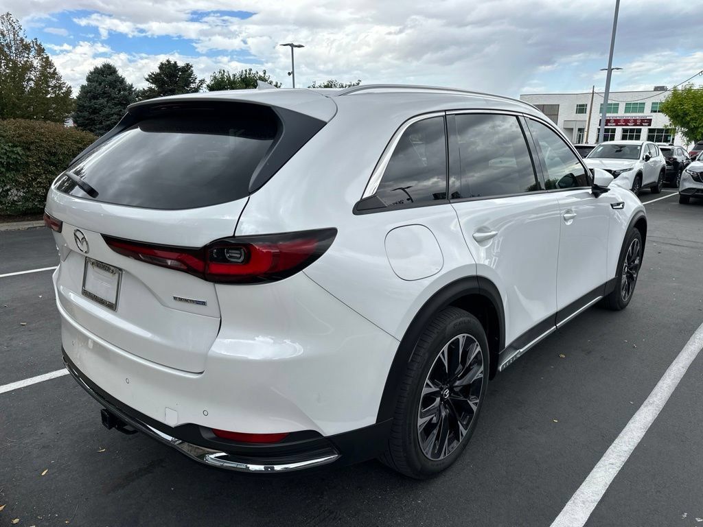 Used 2024 MAZDA CX-90 Plug-In Hybrid w/ Premium Plus AWD/4WD image 5
