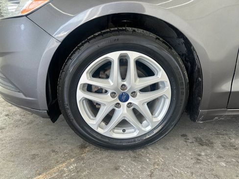 Used 2014 Ford Fusion SE image 9
