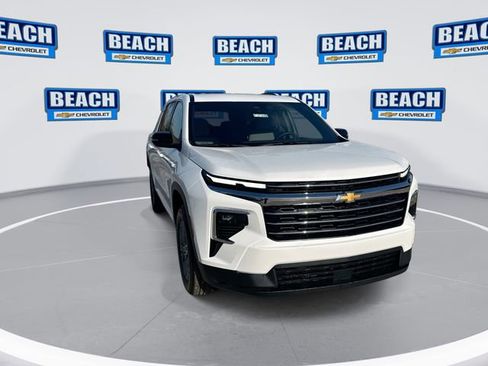 New 2026 Chevrolet Traverse LT image 3