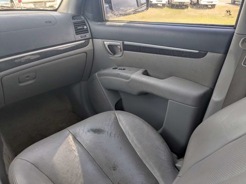Used 2007 Hyundai Santa Fe SE FWD image 16