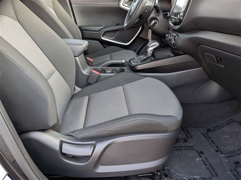 Used 2024 Kia Soul LX w/ Option Group 015 image 28