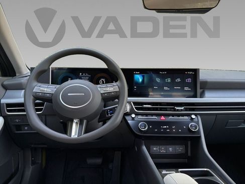 New 2025 Hyundai Sonata SEL image 3