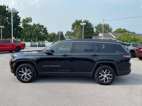 Used 2025 Jeep Grand Cherokee L Limited w/ Trailer Tow Package AWD/4WD image 2