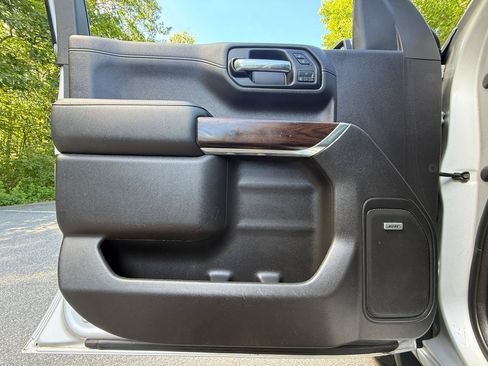 Used 2019 GMC Sierra 1500 SLT w/ SLT Premium Plus Package AWD/4WD image 10