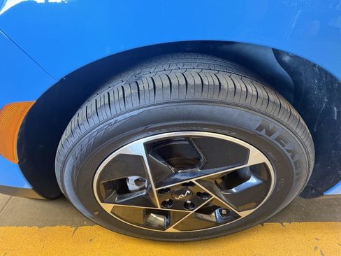Used 2024 Kia Soul EX FWD image 12