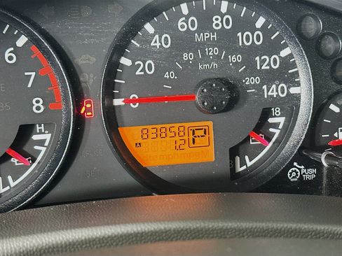 Used 2013 Nissan Frontier SV image 18