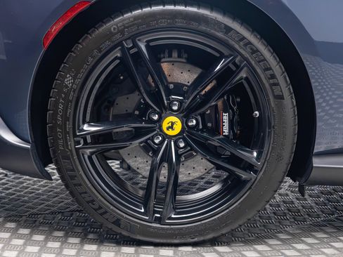 Used 2024 Ferrari Roma Spider RWD image 60