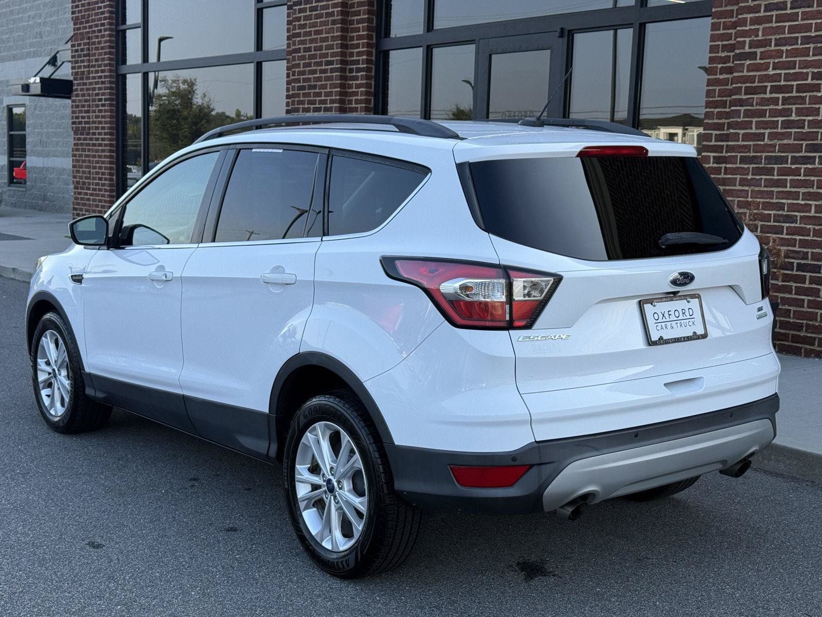 Used 2017 Ford Escape SE w/ Equipment Group 201A FWD image 21