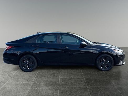 Used 2021 Hyundai Elantra SEL w/ Cargo Package FWD image 9