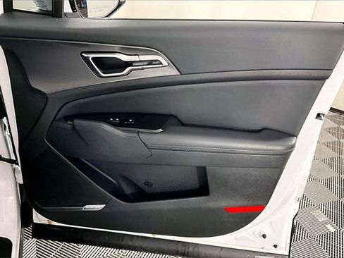 Certified 2023 Kia Sportage SX image 27