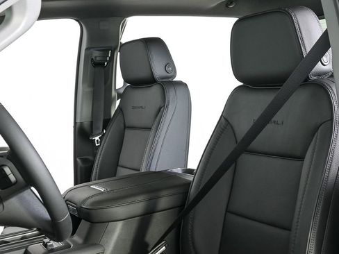 New 2026 GMC Sierra 2500 Denali w/ Denali Reserve Package image 5