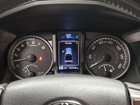 Used 2019 Toyota Tacoma TRD Off-Road w/ Technology Package AWD/4WD image 21