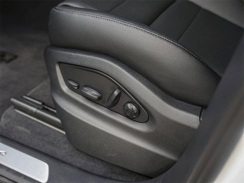 New 2025 Porsche Cayenne image 15