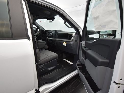 New 2026 Ford F250 XL w/ XL Chrome Package AWD/4WD image 10