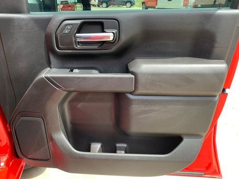 Used 2022 Chevrolet Silverado 2500 Custom w/ Custom Value Package AWD/4WD image 13