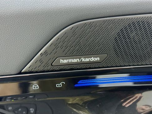 Used 2025 BMW 530i xDrive xDrive w/Navigation,Leather,Su image 4