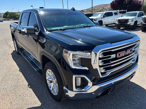 Used 2022 GMC Sierra 1500 SLT w/ SLT Premium Plus Package AWD/4WD image 3