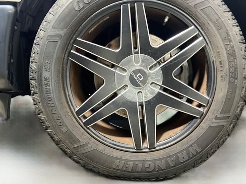 Used 2017 Nissan Titan S RWD image 14