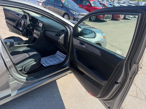 Used 2018 Hyundai Sonata SE FWD image 15