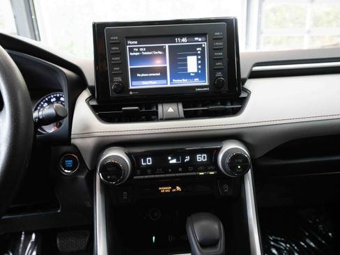 Used 2021 Toyota RAV4 XLE FWD image 16