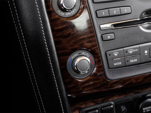 Used 2020 Nissan Armada SL w/ Premium Package image 31