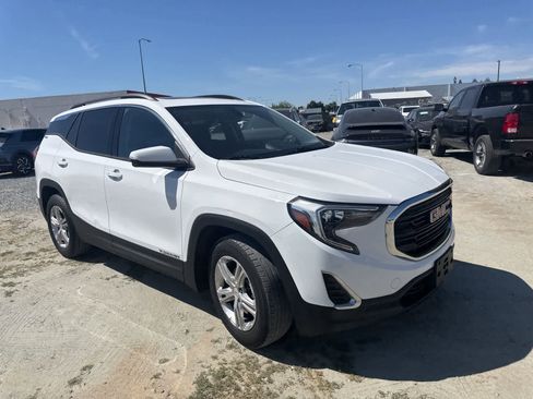 Used 2019 GMC Terrain SLE w/ Infotainment Package I image 3