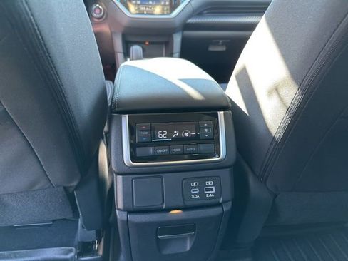 Certified 2025 Subaru Ascent Premium image 24