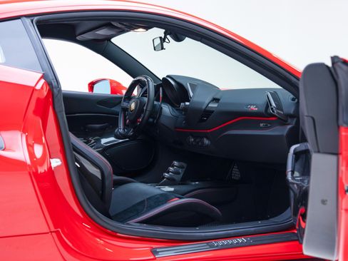 Used 2020 Ferrari 488 Pista Coupe RWD image 60