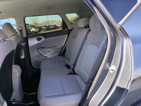 Used 2021 Kia Soul LX image 25