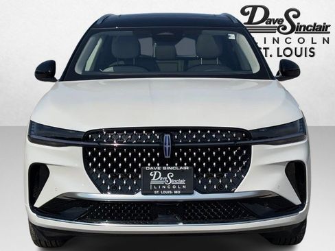 New 2026 Lincoln Nautilus Reserve image 8