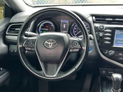 Used 2019 Toyota Camry SE FWD image 36
