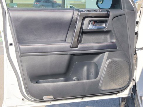 Used 2019 Toyota 4Runner TRD Off-Road Premium image 12