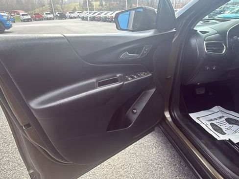 Used 2023 Chevrolet Equinox LT image 14