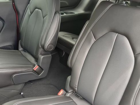 New 2026 Chrysler Voyager LX image 34