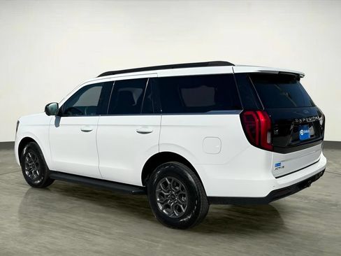 Certified 2025 Ford Expedition Active AWD/4WD image 4