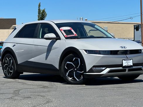 Used 2023 Hyundai Ioniq 5 SEL AWD/4WD image 2