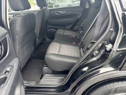 Used 2019 Nissan Rogue SV AWD/4WD image 26