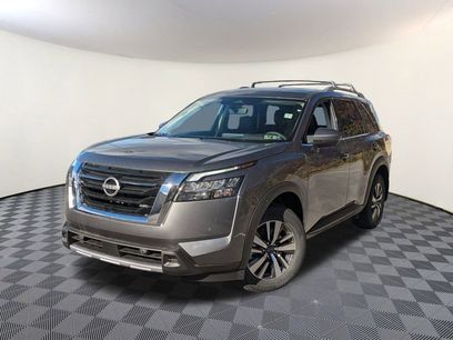New 2025 Nissan Pathfinder SL w/ Cargo Package