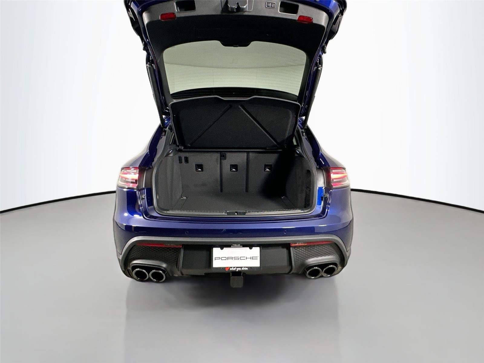 Certified 2026 Porsche Macan Turbo AWD/4WD image 36