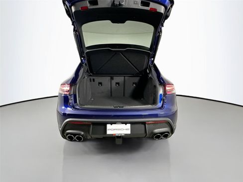 Certified 2026 Porsche Macan AWD/4WD image 36