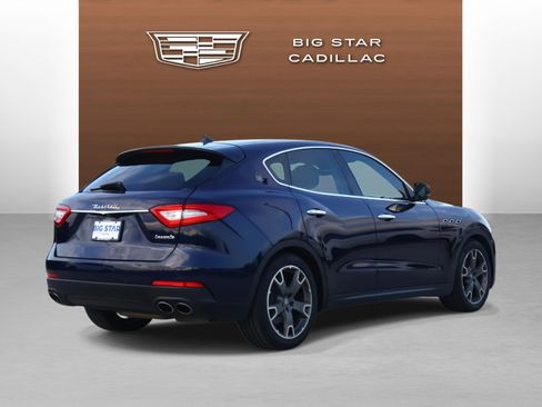 Used 2017 Maserati Levante image 5