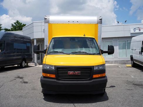 Used 2021 GMC Savana 3500 Extended w/ Power Convenience Package RWD image 4