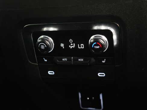 Used 2022 GMC Yukon Denali AWD/4WD image 17