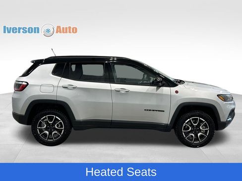 Used 2026 Jeep Compass Trailhawk AWD/4WD image 10