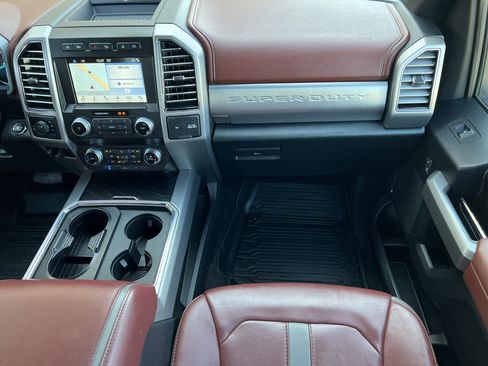 Used 2019 Ford F350 Platinum w/ Platinum Ultimate Package image 35