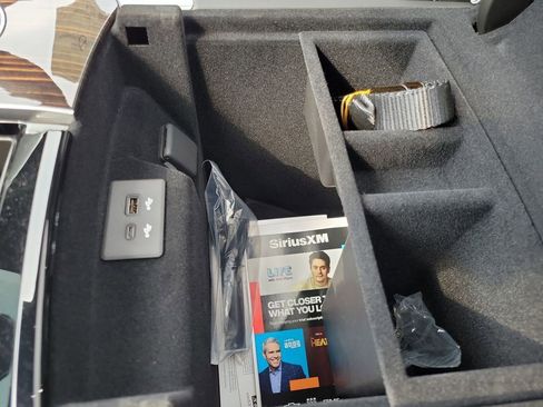 New 2025 Cadillac Escalade Premium Luxury image 40