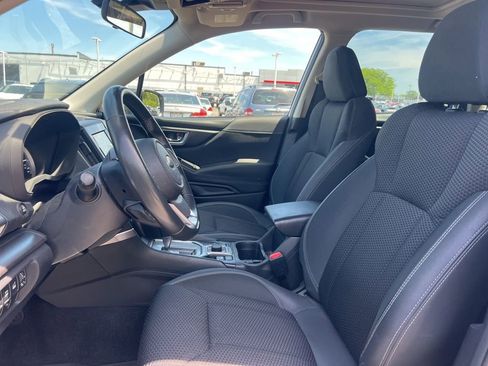 Used 2023 Subaru Forester Premium AWD/4WD image 2