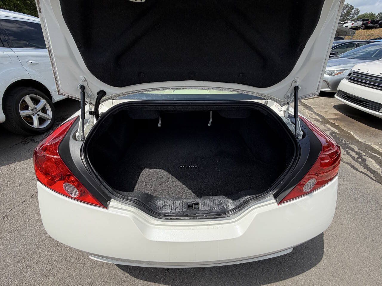 Used 2011 Nissan Altima 2.5 S w/ Convenience Pkg FWD image 7