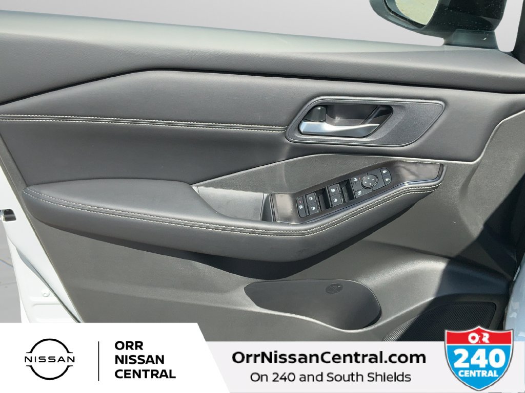 New 2026 Nissan Rogue Dark Armor AWD/4WD image 16