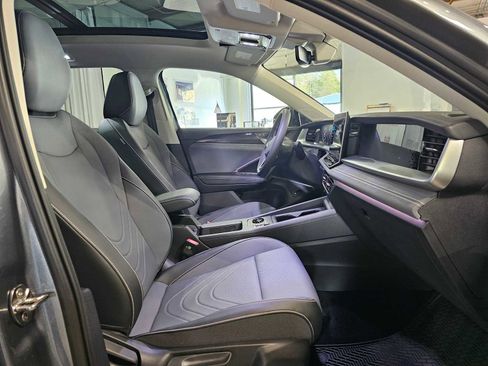 New 2026 Volkswagen Tiguan SE image 11